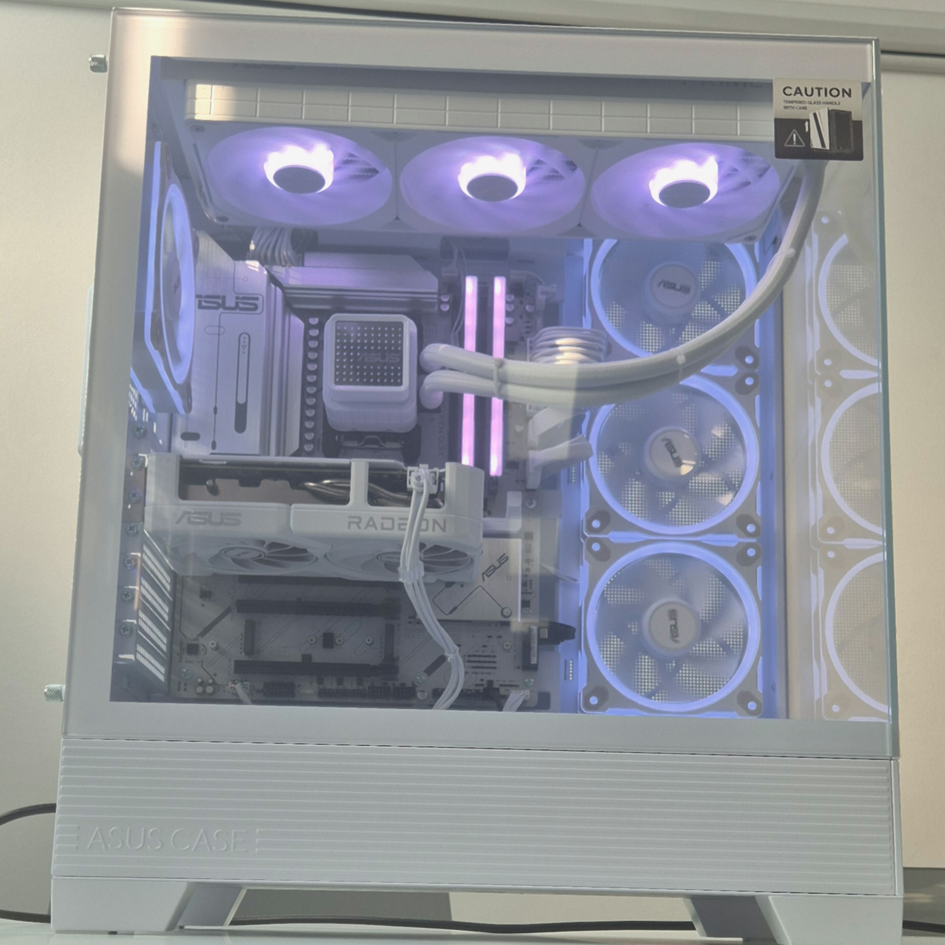 Prosklená bílá sestava Asus